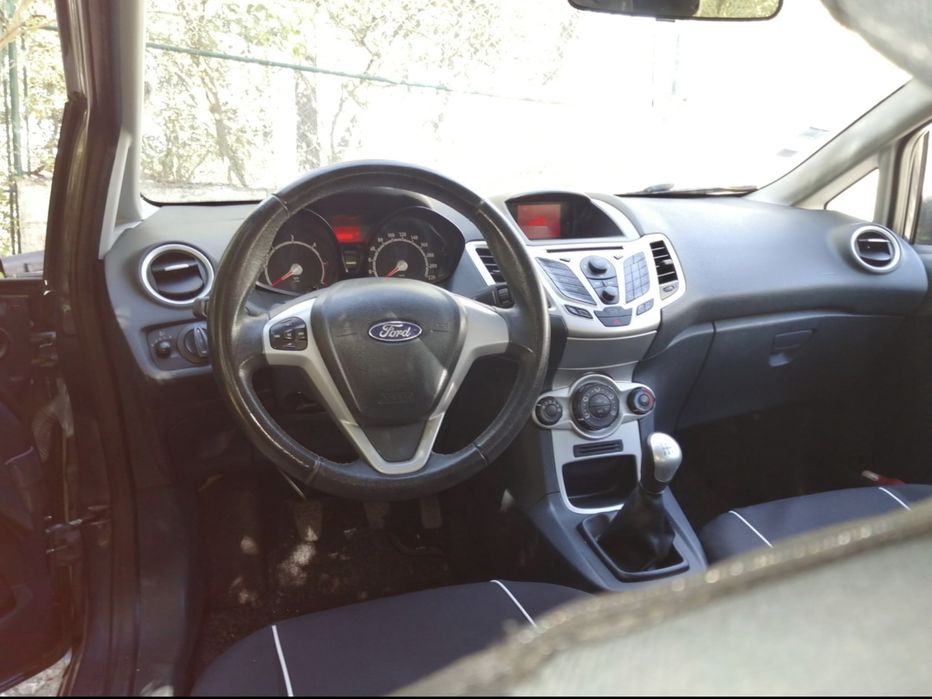 Vende-se FORD FIESTA 2012