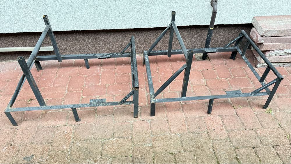 Stojak do krzeseł ratanowych