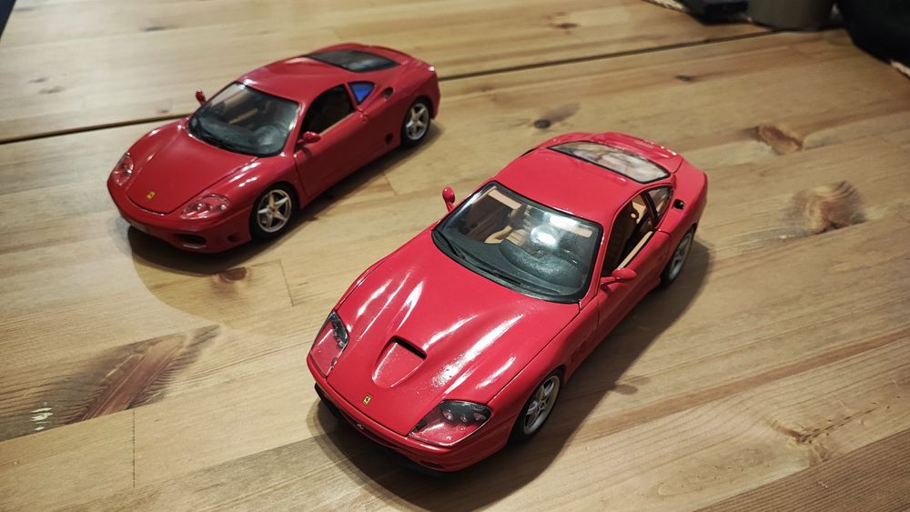 Model Ferrari 360 Modena 1999 Burago 1:18