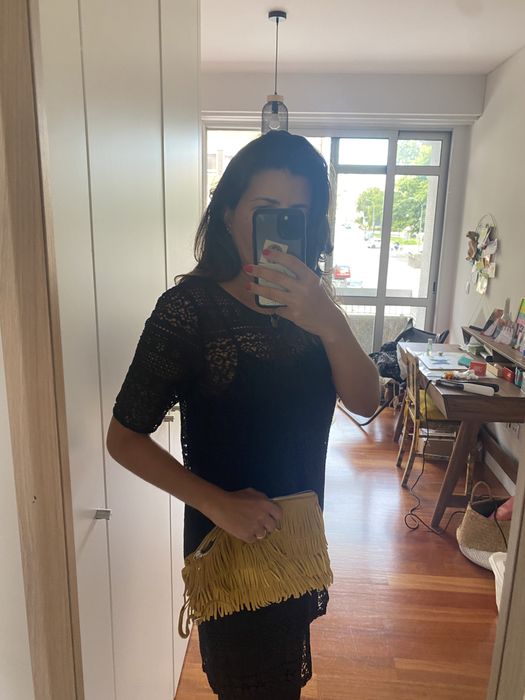 Vestido preto rendado e com forro