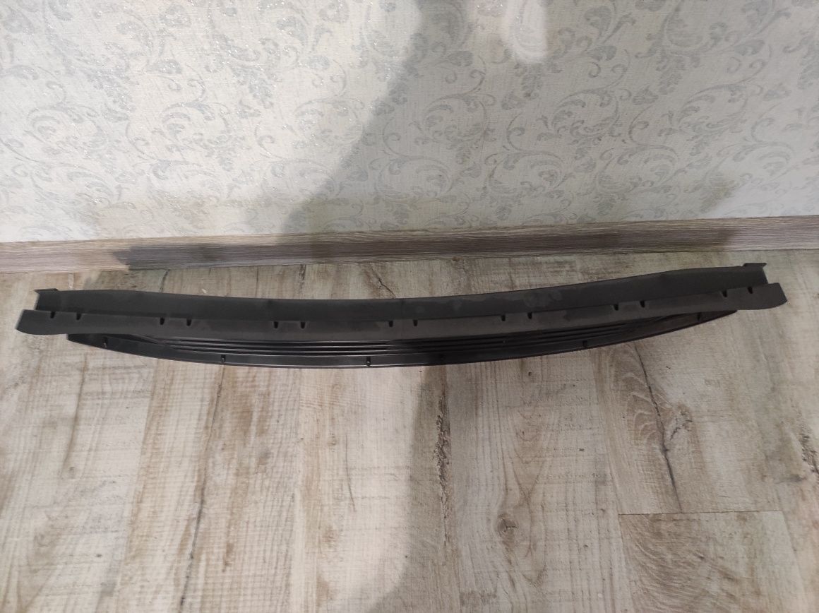 Решетка Решітка в бампер Рено Сценік Renault Scenic 3 09-16 622543518R