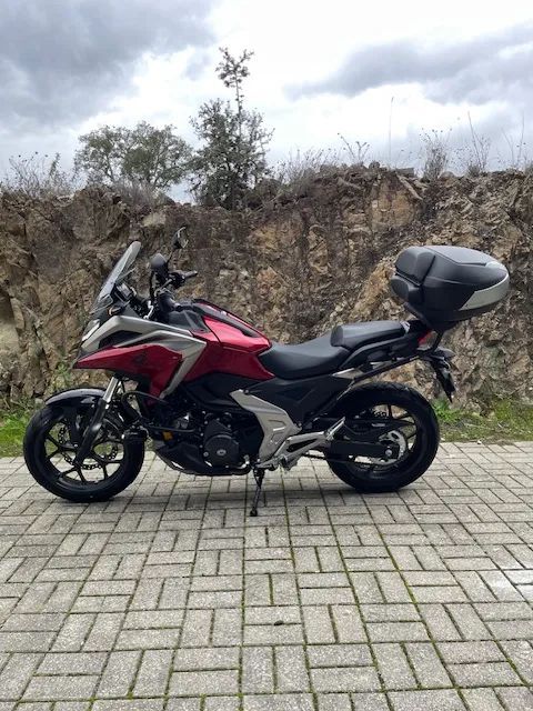 Honda NC750X 2024