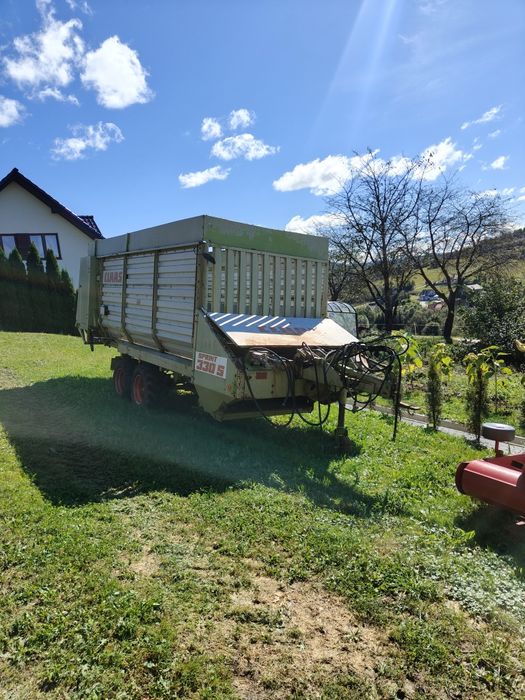 Przyczepa samozbierająca Claas sprint 330s