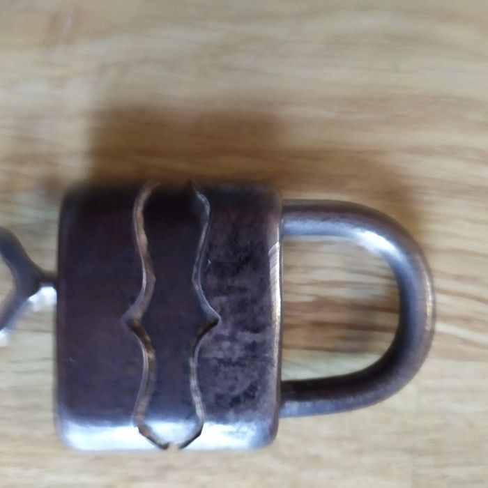 Stara kłódka sprawna Walentynki