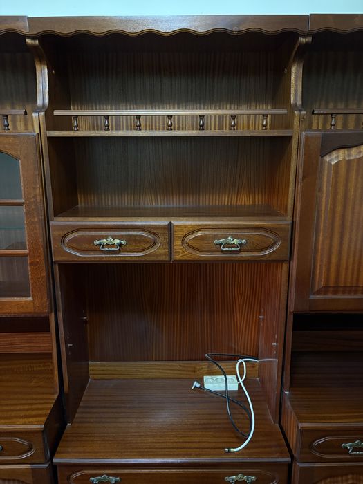 Móvel de madeira para sala de estar