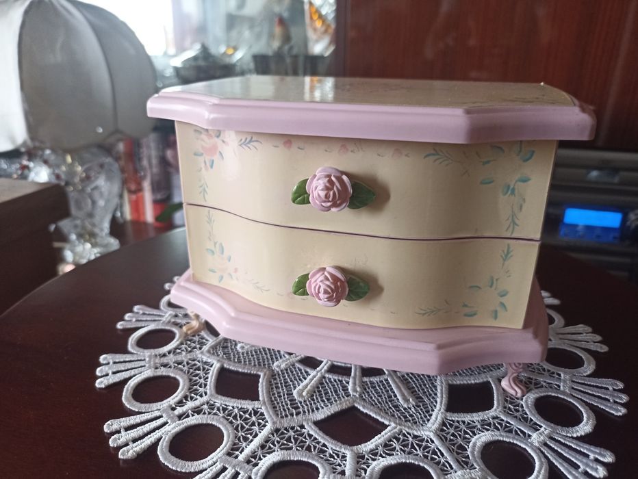 Szkatułka z pozytywką