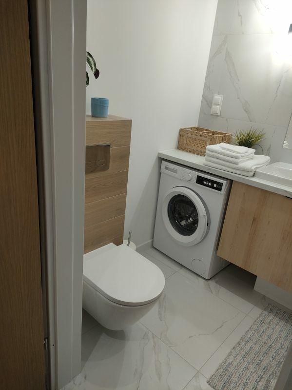 Nocleg nad morzem. Apartament z widokiem, 200m do plaży, 3.5h od Wawy,
