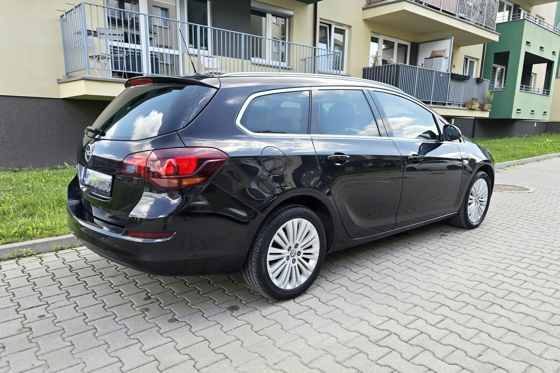 Opel Astra J Sport 1.4Turbo 140KM~Bixenon~Niski Przebieg~Zadbana~Alu~