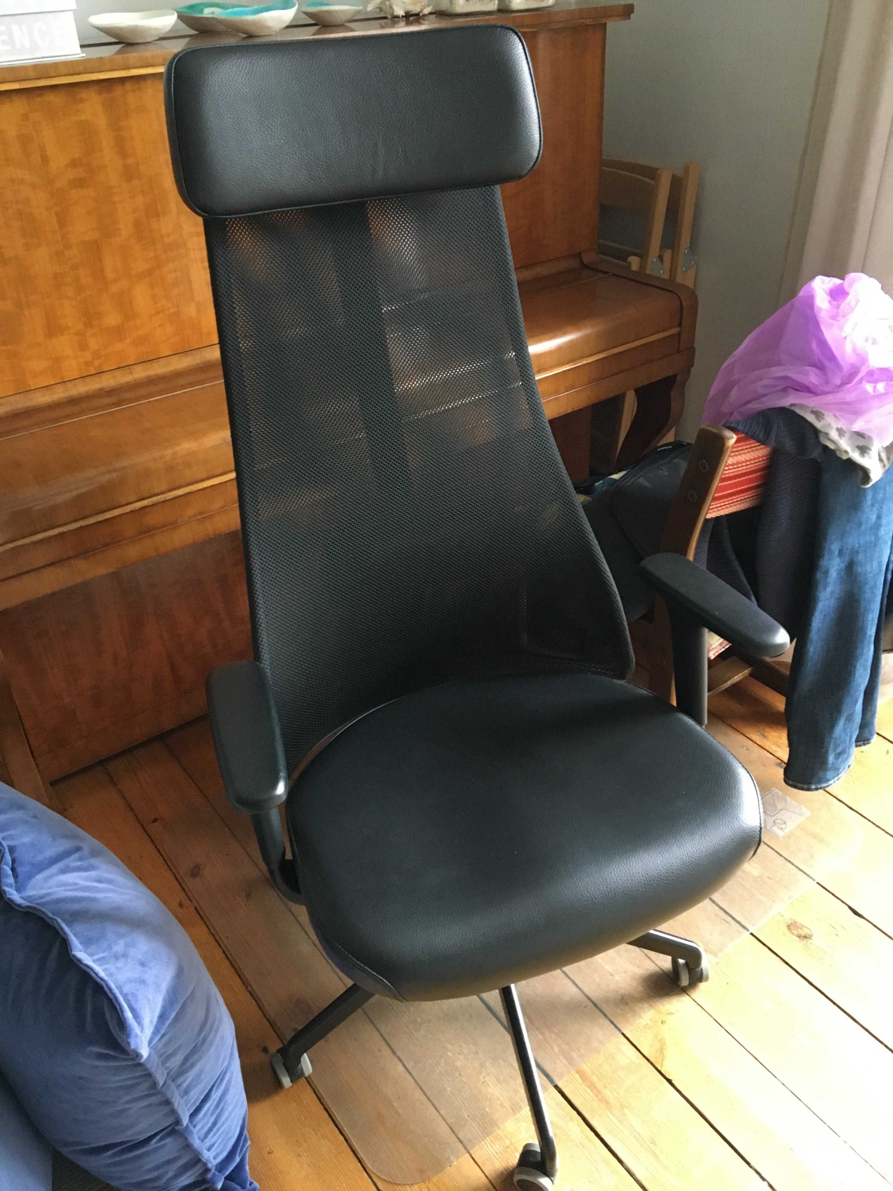 Krzesło biurowe JÄRVFJÄLLET IKEA skórzane wykończenia
