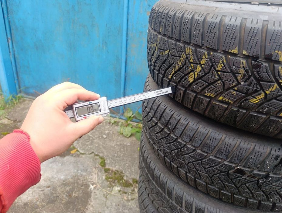 Зима Dunlop Winter Sport 5 215/60 R16 95H 2023 року, Польща 9мм та 5мм