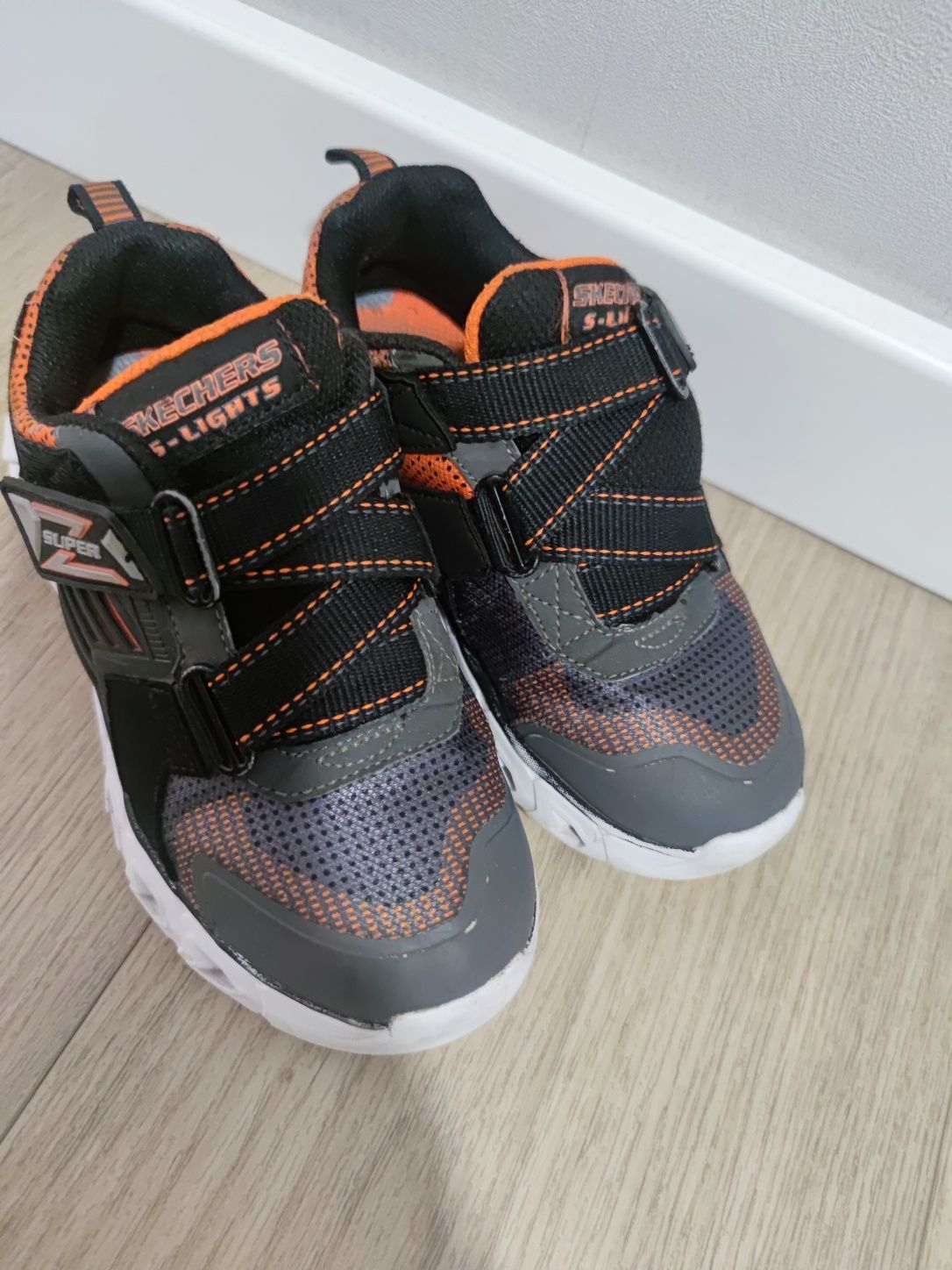 Кроссовки Skechers р.30. Мигают.