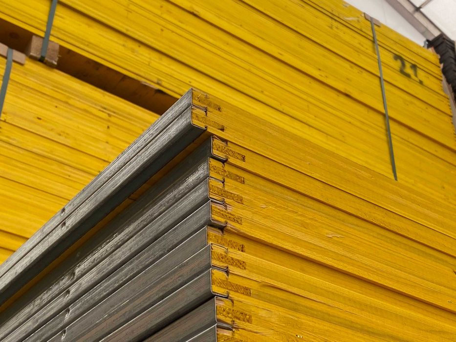 Płyta trójwarstwowa, sklejka szalunki stropowe Podpory dźwigary legary