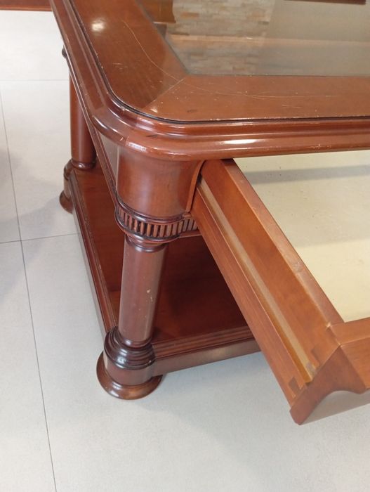 Mesa de centro em cerejeira