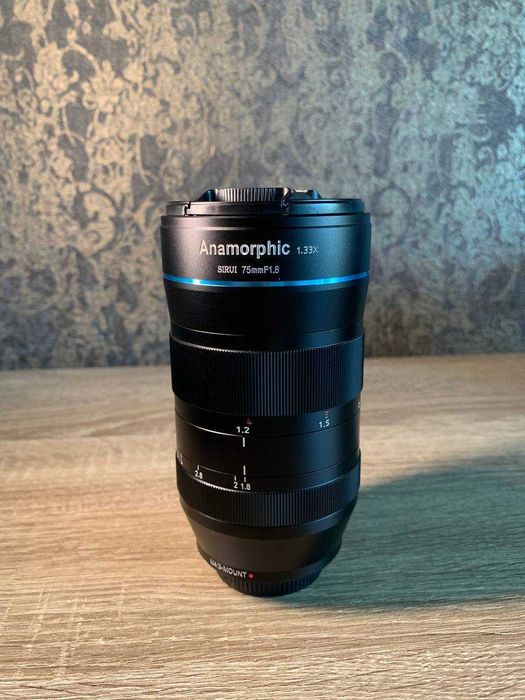 SIRUI 75mm F1.8 1.33x M4/3 Anamorphic Lens Аноморфний об'єктив