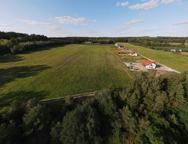 35 minut od wrocławskiego rynku, działka przy lesie.