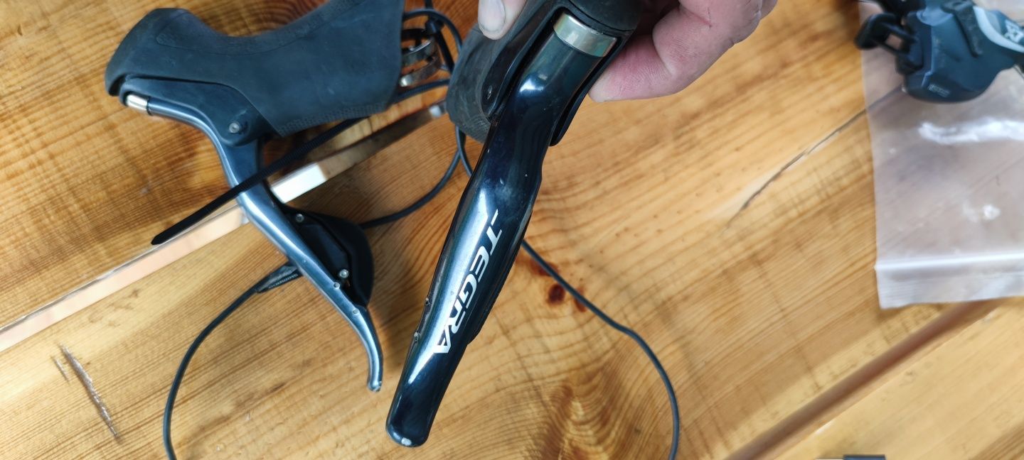Klamkomanetki Shimano ultegra St6870 di2 sprawne 11s