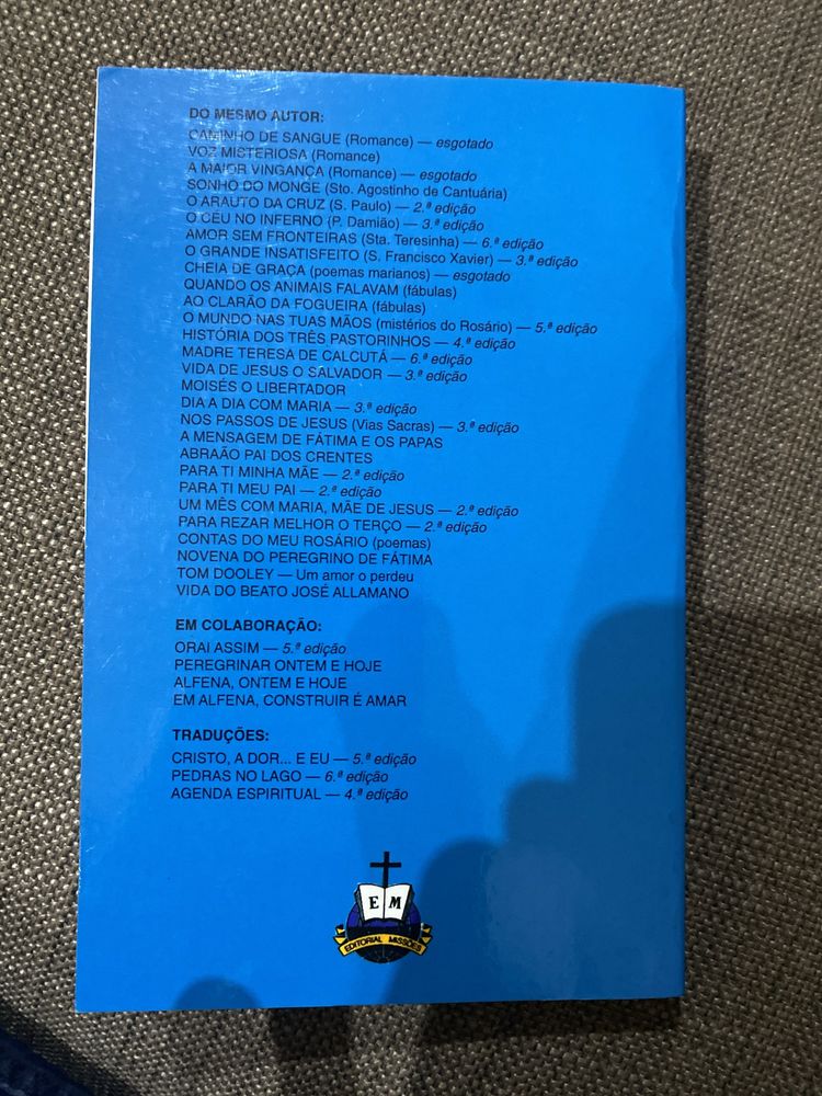 Livro “Ave, Senhora de Maio”