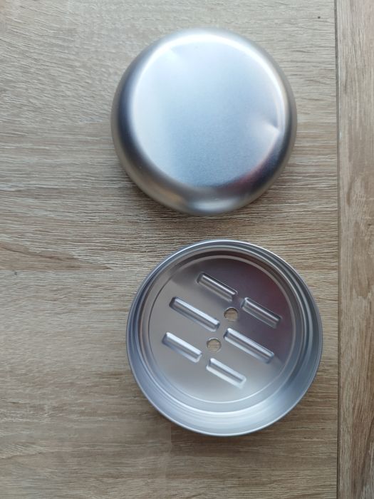 Turystyczna kompaktowa mydelniczka