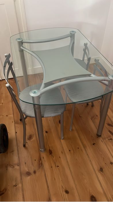 Mesa de vidro para jantar