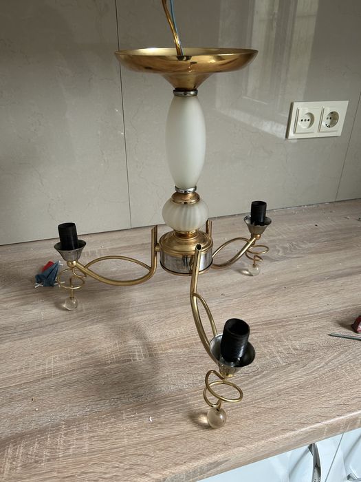 Продам люстру вживану під звичайний цоколь