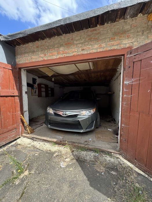 Продаж Гаражу театральна