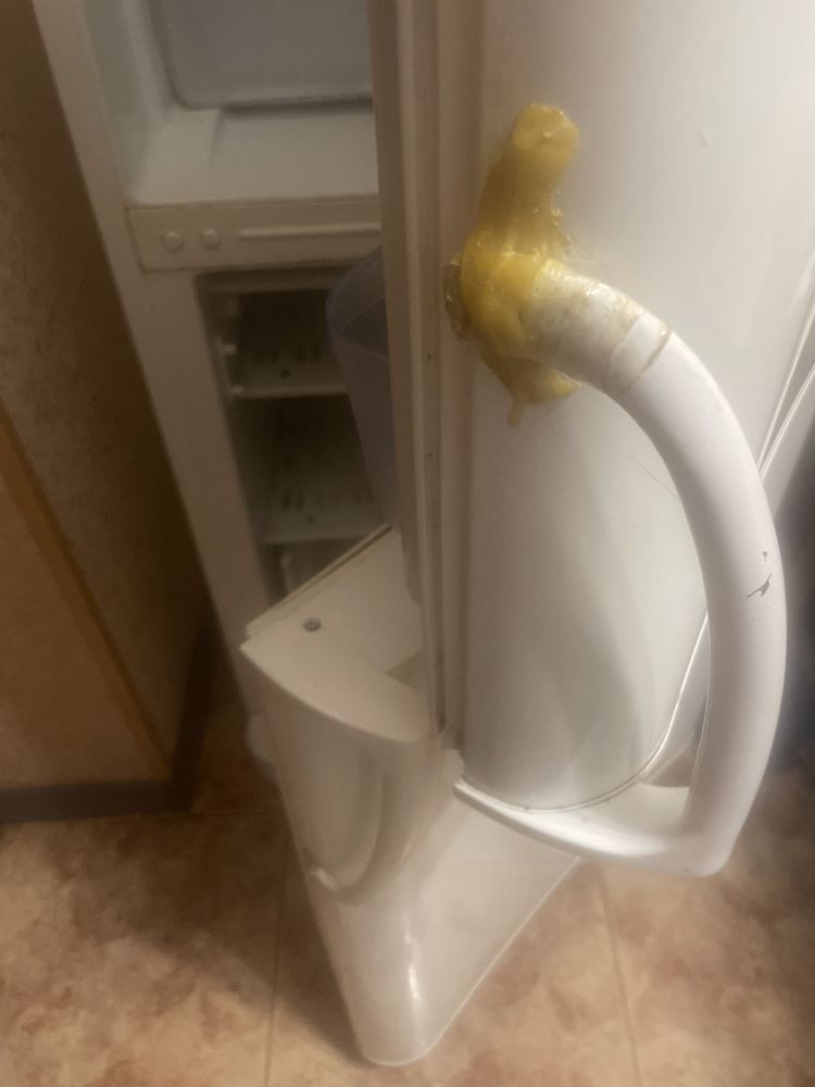 Холодильник Indesit робочий без запахів