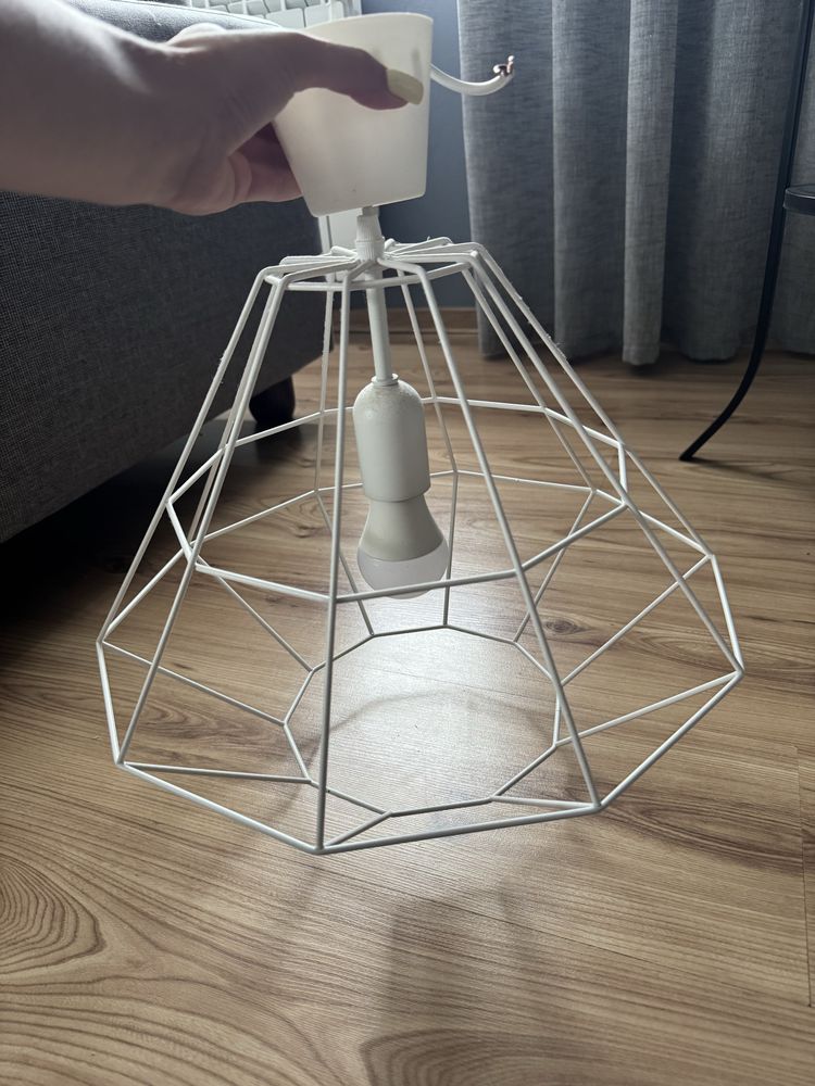 Sprzedam białą lampę