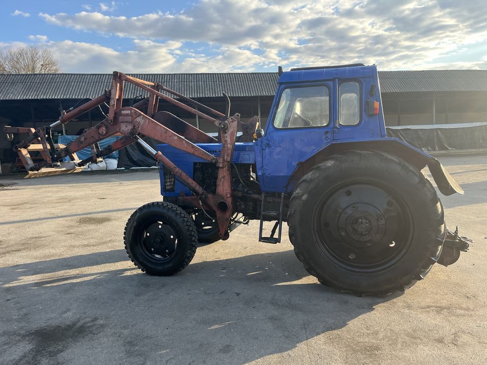 Мтз 80 з Кун та іншим нависним