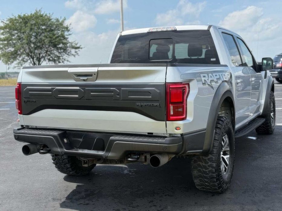 Ford F-150 Raptor SuperCrew      2018