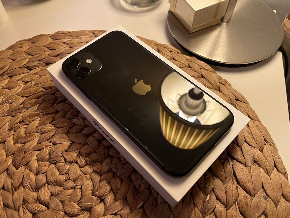 iPhone 11 64 GB BLACK w bardzo dobrym stanie!