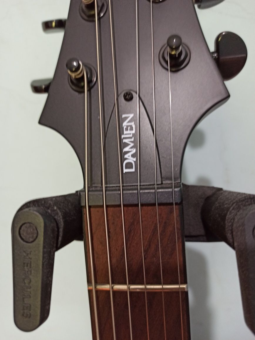 Schecter Damien 6 SBK c/ estojo