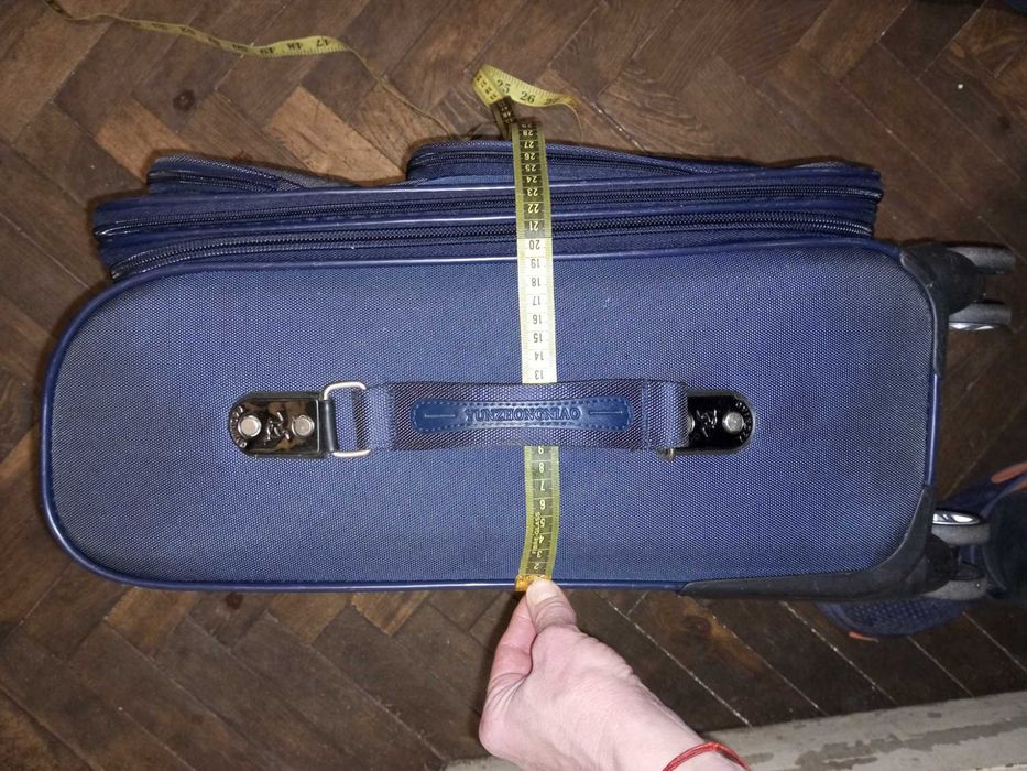 Чемодан пересувний з ручкою і на колесах б/в 50х23х33.5 см