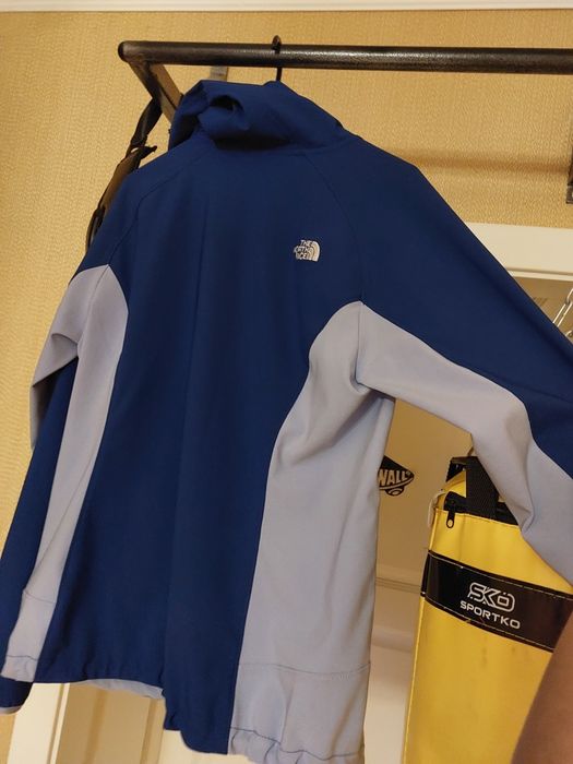 Легка куртка The north face в ідеальному стані. Розмір:S