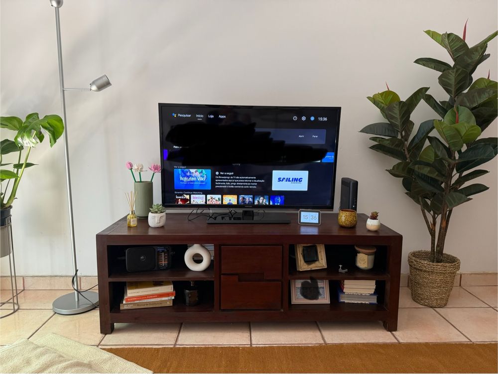 Movel TV madeira nogueira