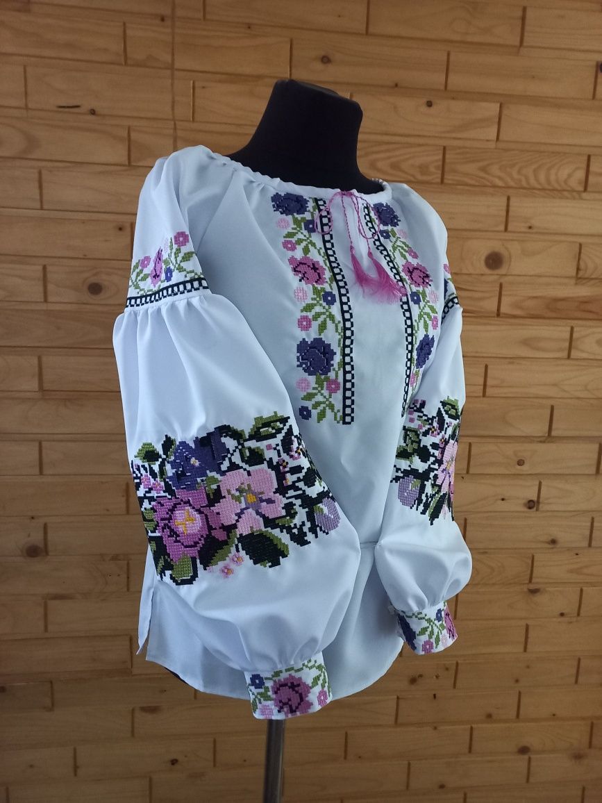 Вишиванки дитячі,  підліткові.