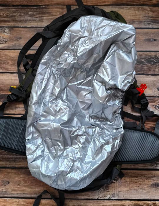 Wodoodporny lekki plecak turystyczny 60L z osłoną przeciwdeszczową
