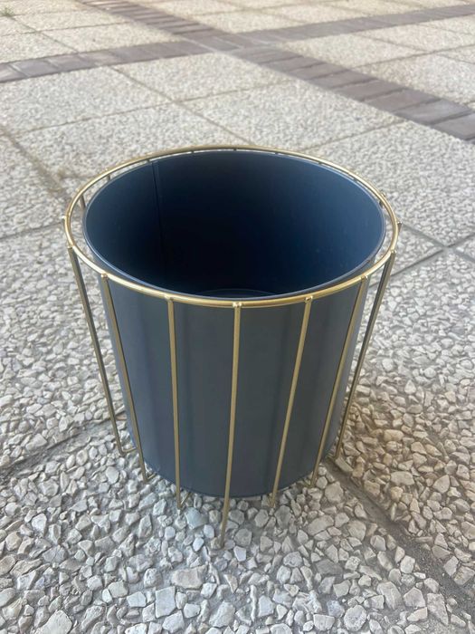 Conjunto Vaso Metálico