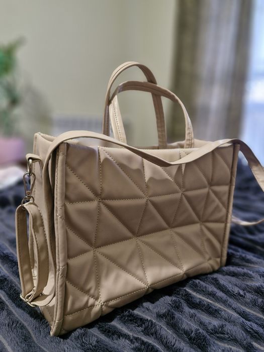 Сумка кремового кольору