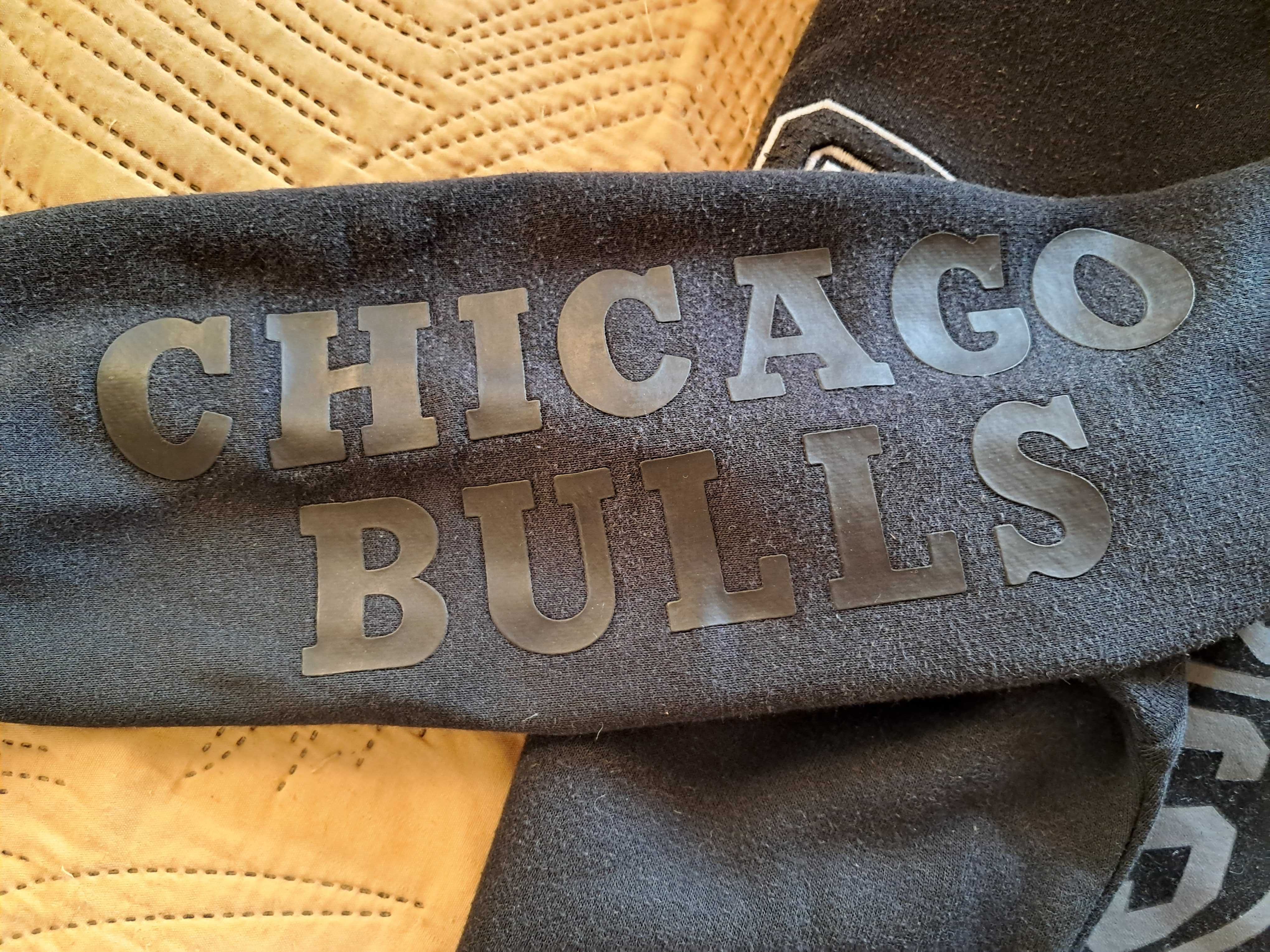Czarna bluza z kapturem Chicago Bulls