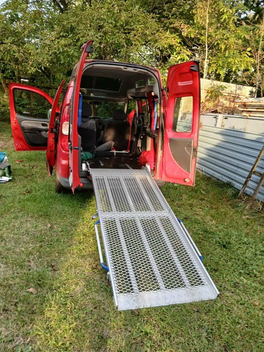 Fiat Doblo 1,4 z platformą najazdową