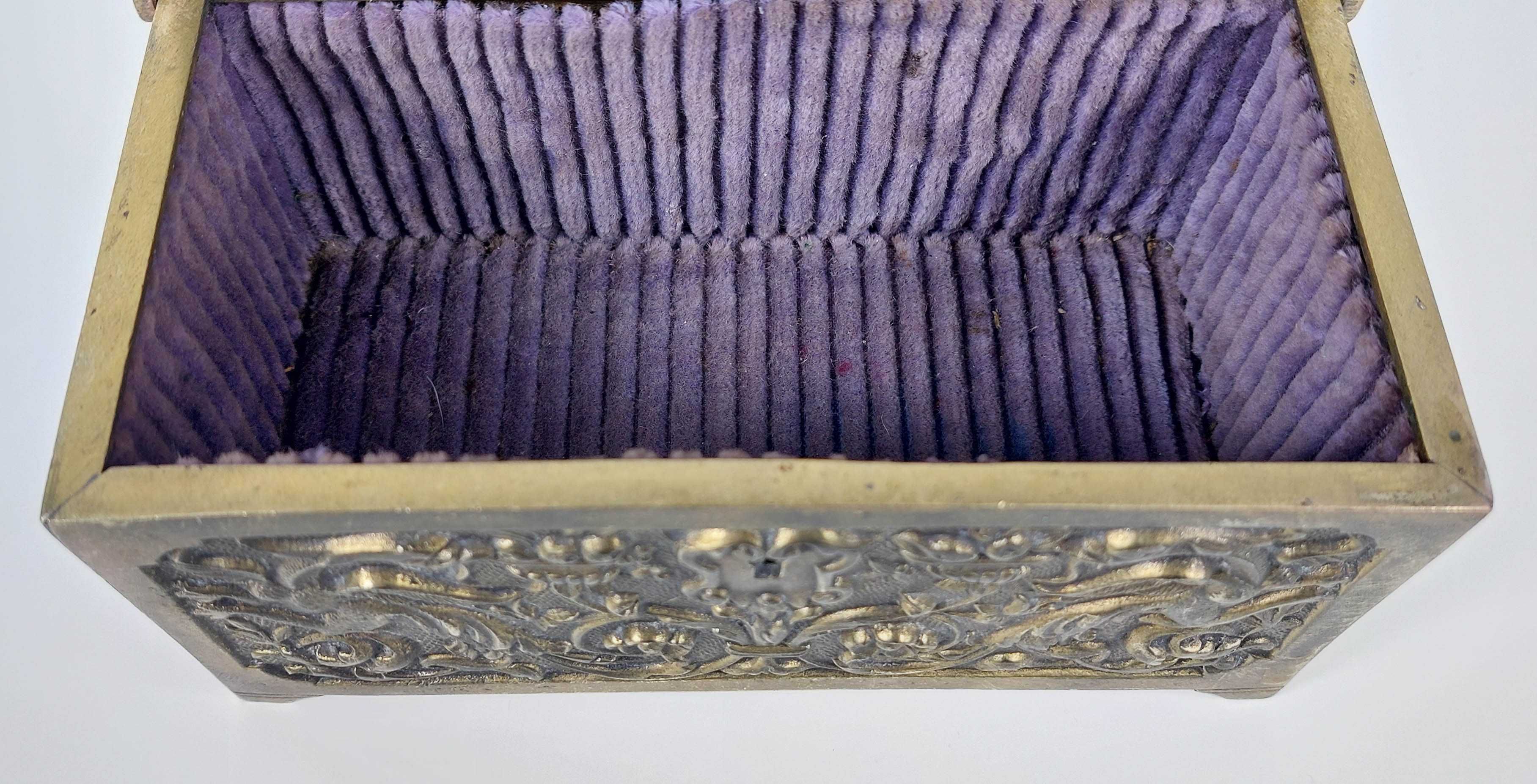 Piękna duża prostokątna stara mosiężna szkatułka z Francji
