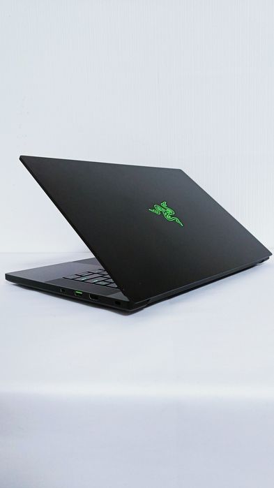 RAZER Blade Ryzen 9 5900HX/Экран 2К/165Гц