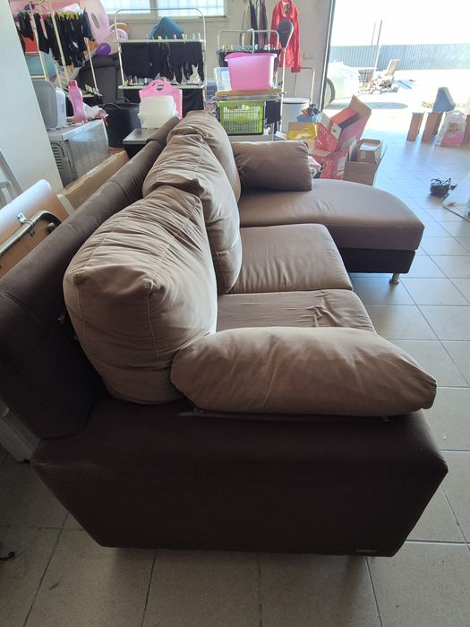 Sofá com Chaise Long