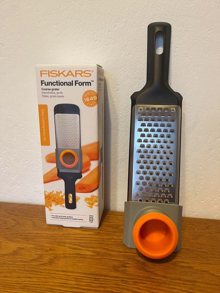 Терка крупная Fiskars Functional form новая