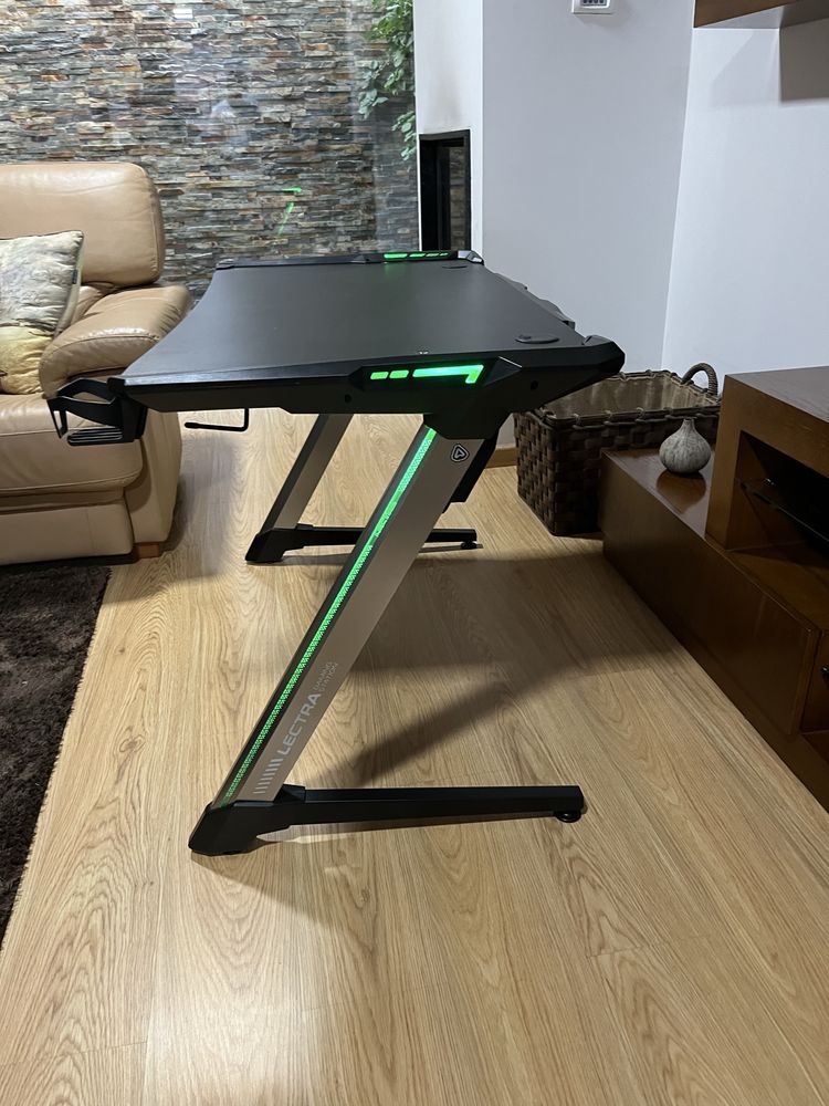 Mesa gaming RGB