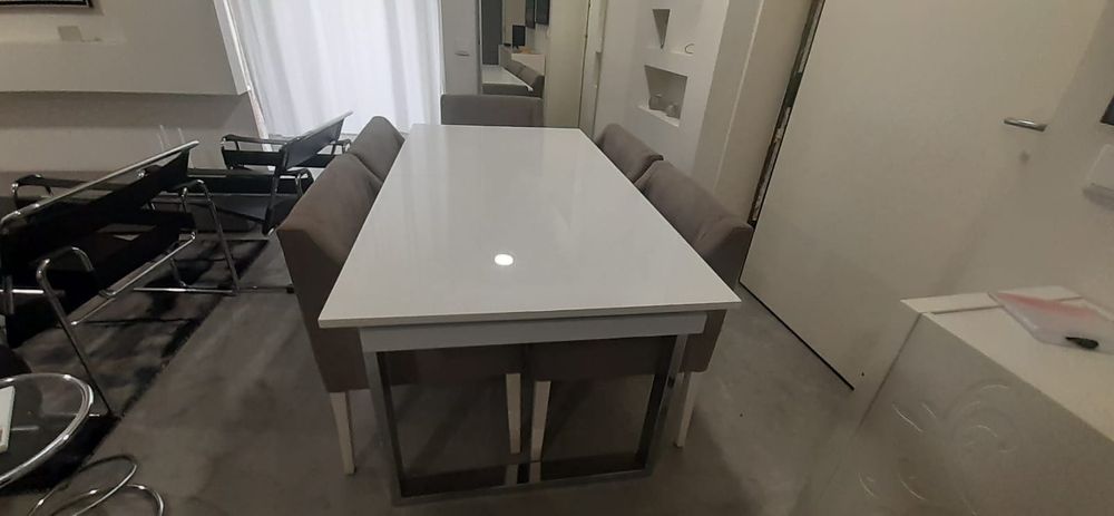 Mesa de jantar extensível branca