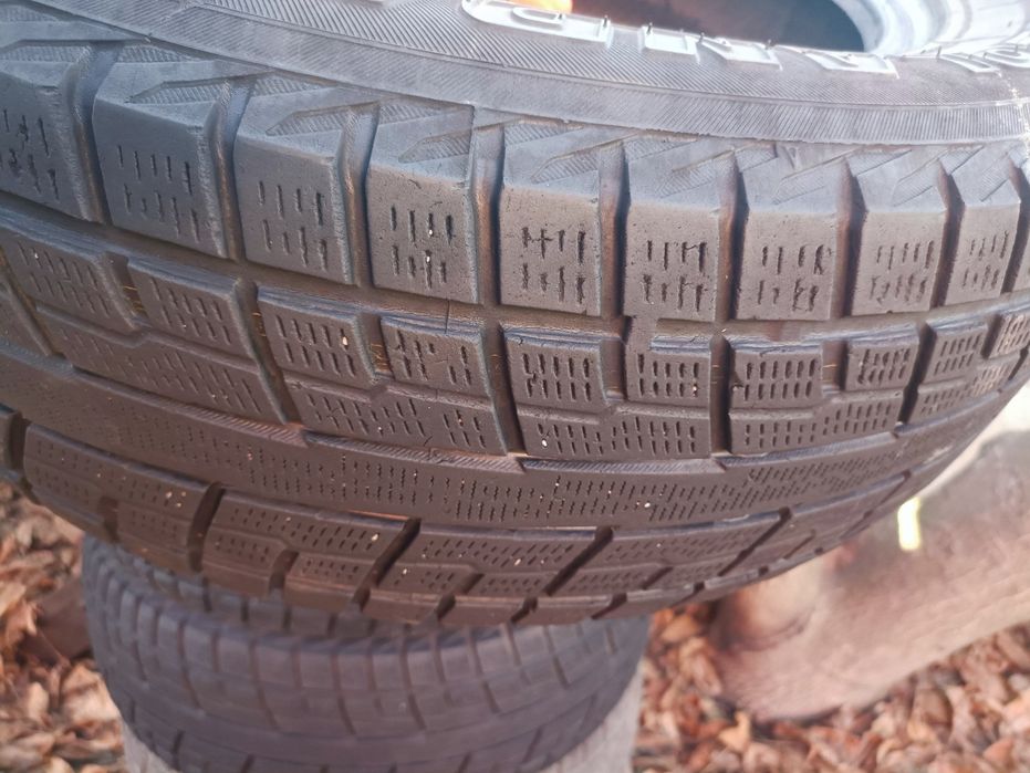 Yokohama 225/65 R17 комплект зимових шин