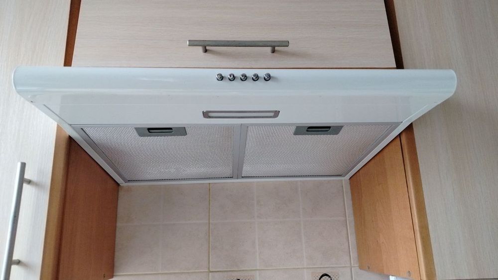 Витяжка кухонна 60 см Ventolux