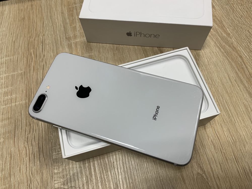 iPhone 8 Plus. 256gb silver. Neverlock