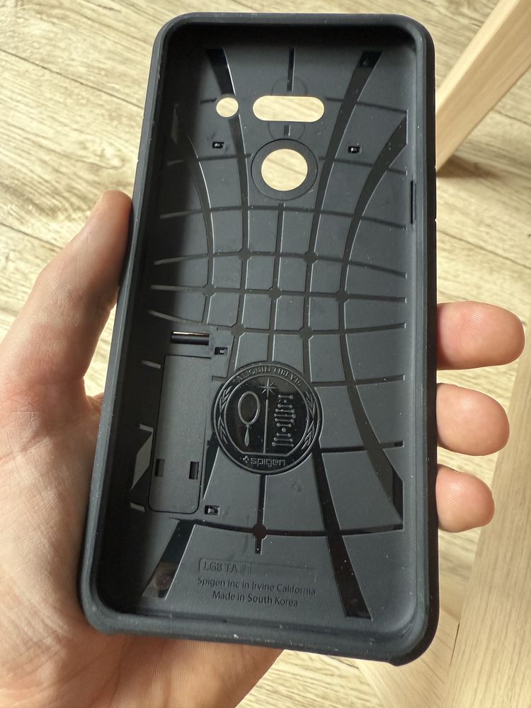 Etui Spigen Tough Armor LG G8 ThinQ